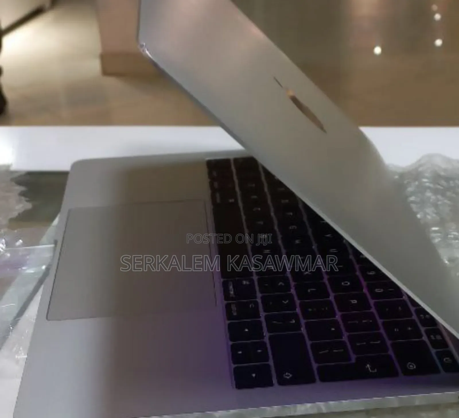 New Laptop Apple MacBook Pro 2017 8GB Intel Core I5 SSD 256GB