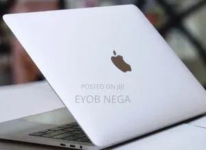 New Laptop Apple MacBook Pro 2018 8GB Intel Core I5 SSD 256GB