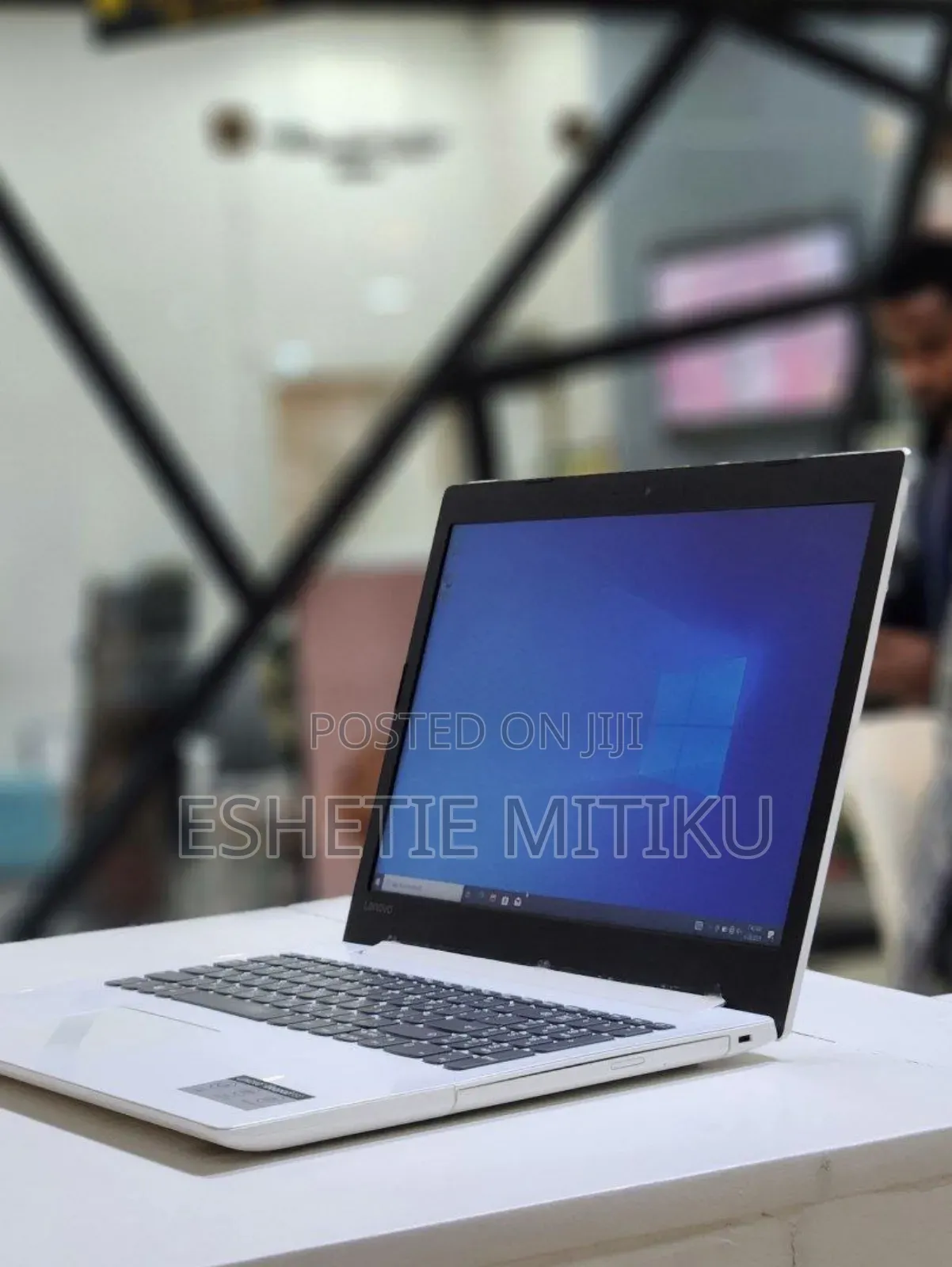 New Laptop Lenovo IdeaPad 330 8GB Intel Core I5 SSD 1T