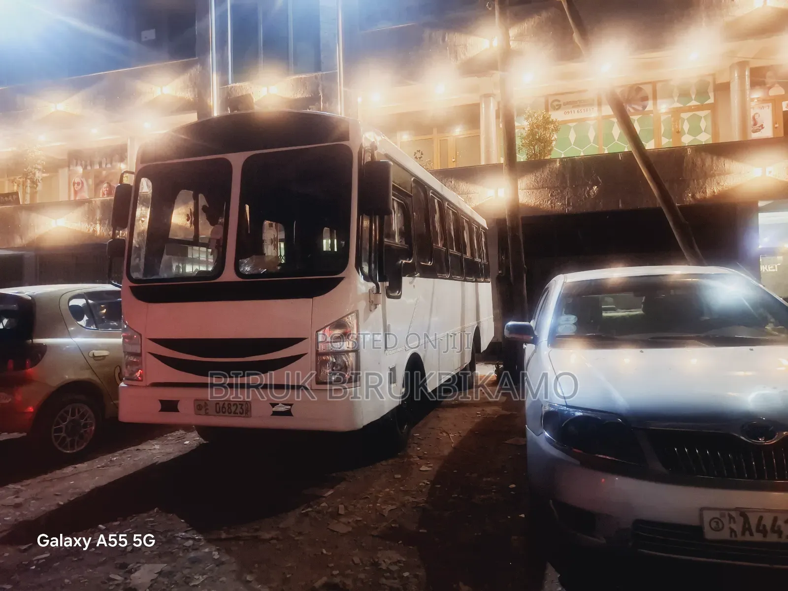 Isuzu Executive Bus 1989 White