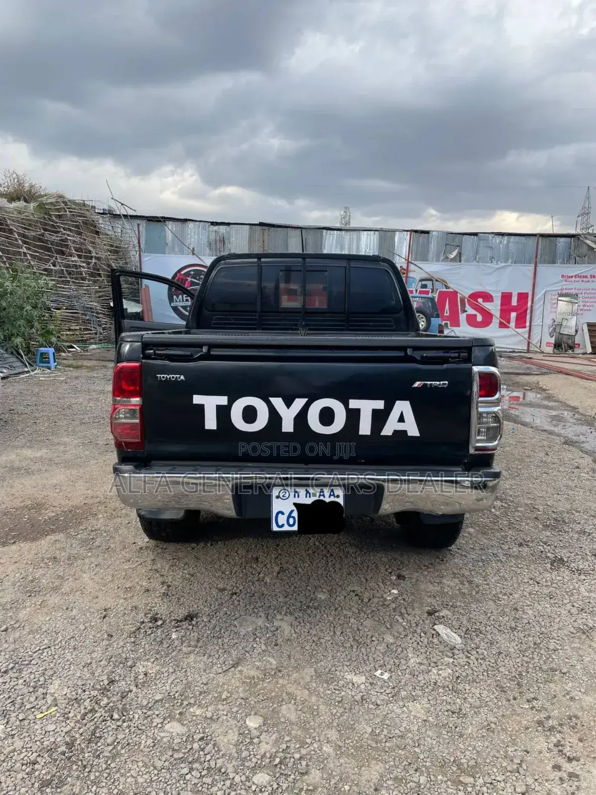 Toyota Hilux 2013 Black