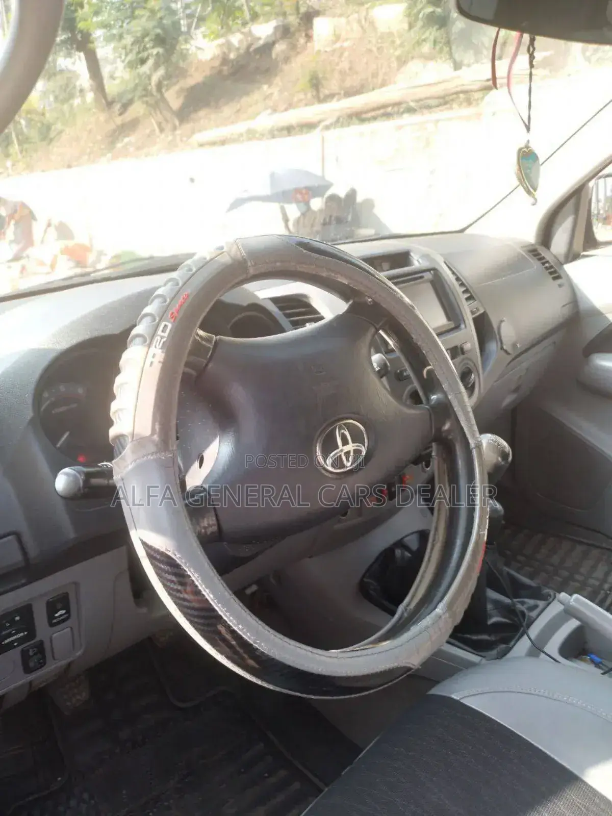 Toyota Hilux 2013 Black