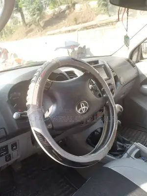 Toyota Hilux 2013 Black