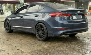 Hyundai Avante 2017 Blue