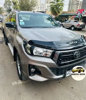 Toyota Hilux 2020 Silver