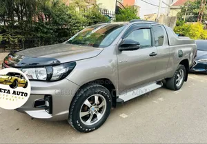 Toyota Hilux 2020 Silver