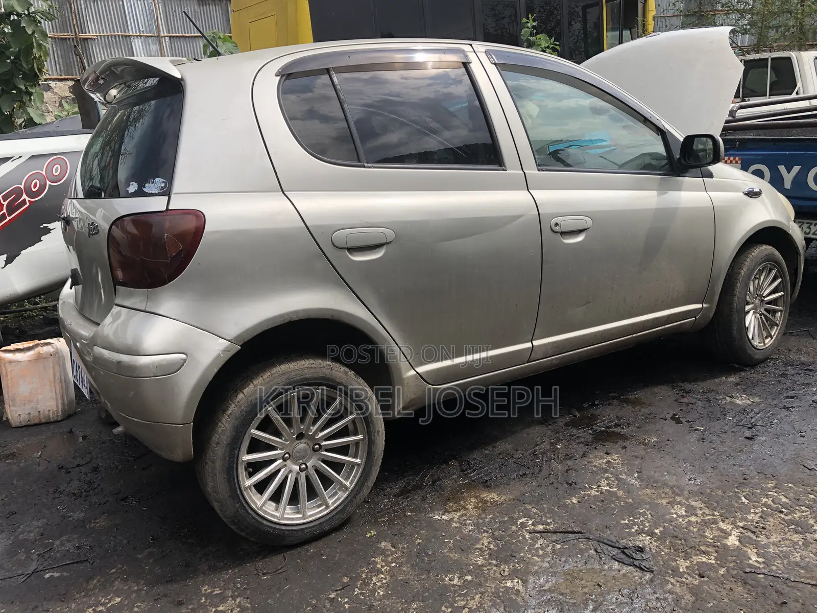 Toyota Vitz 2005 Gold