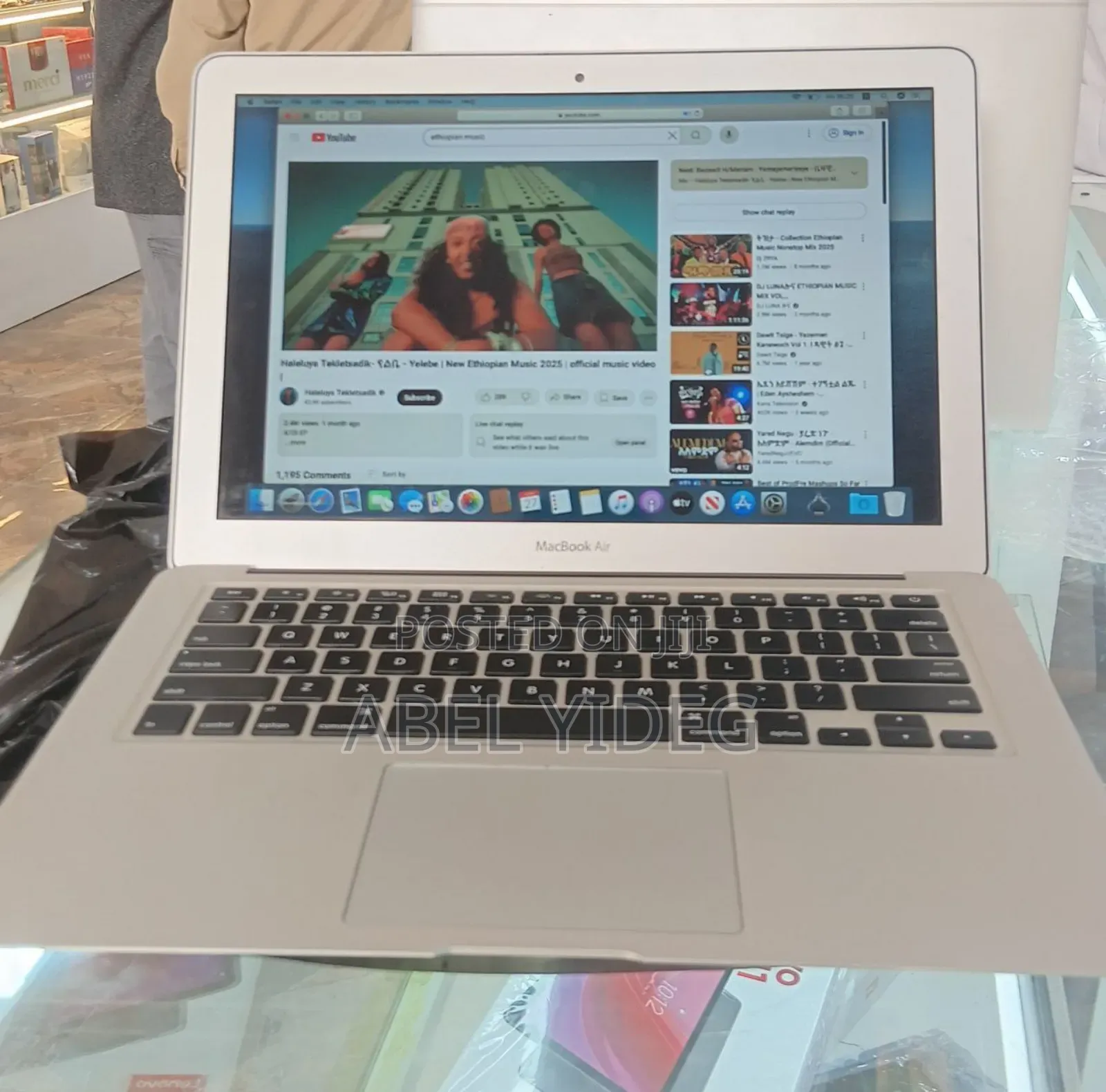 New Laptop Apple MacBook Air 2015 8GB Intel Core I5 SSD 512GB