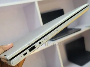 New Laptop HP Envy X360 8GB Intel Core I5 HDD 1T