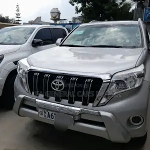 Photo - Toyota Land Cruiser Prado 2015 Silver