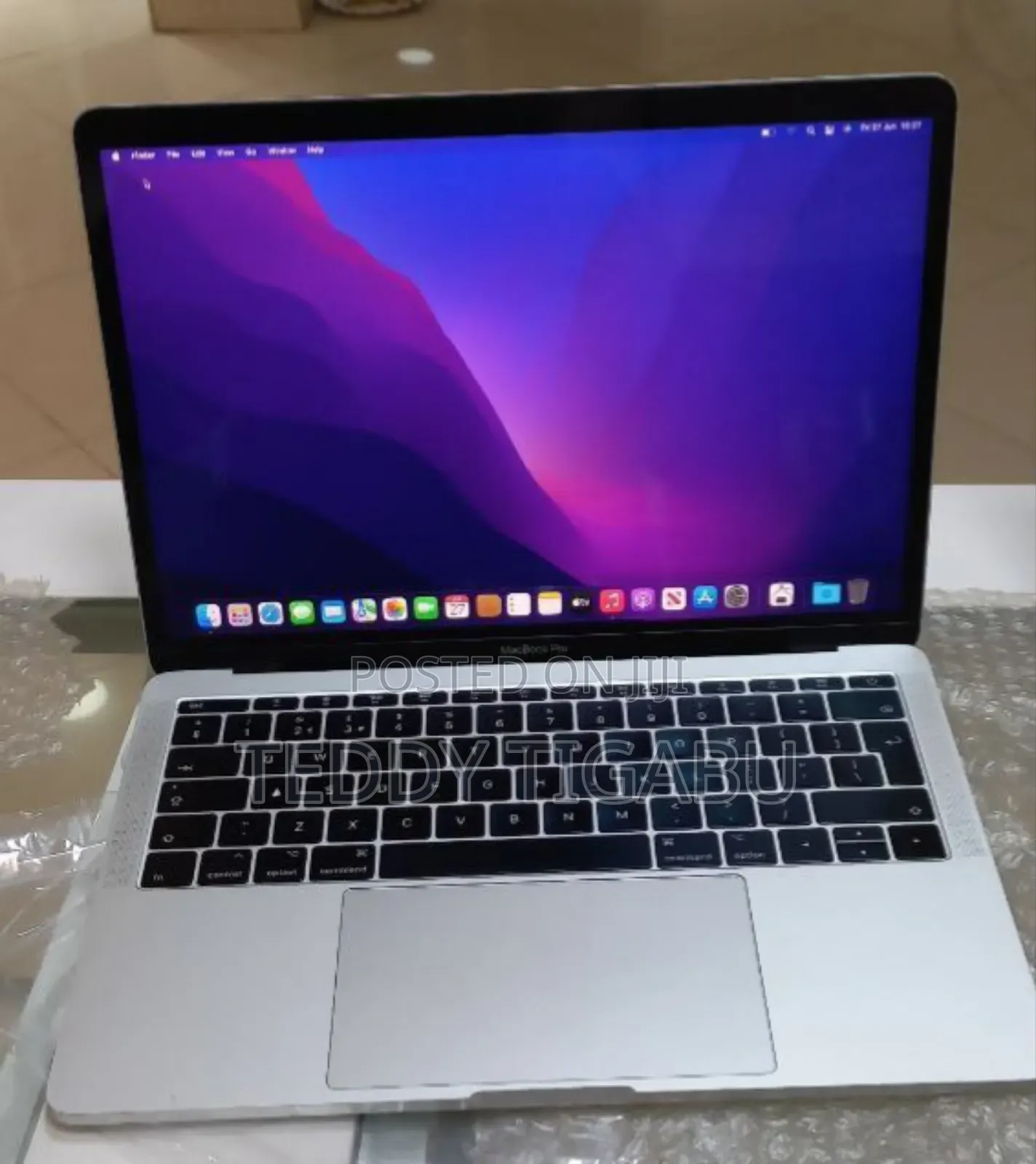 New Laptop Apple MacBook Pro 8GB Intel Core I5 SSD 256GB