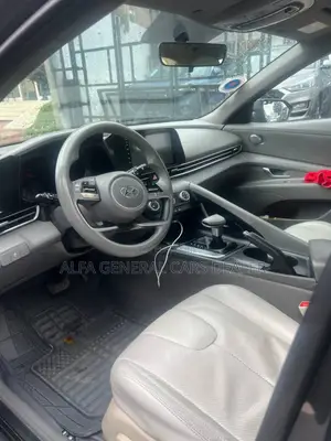 Hyundai Elantra 2021 Silver