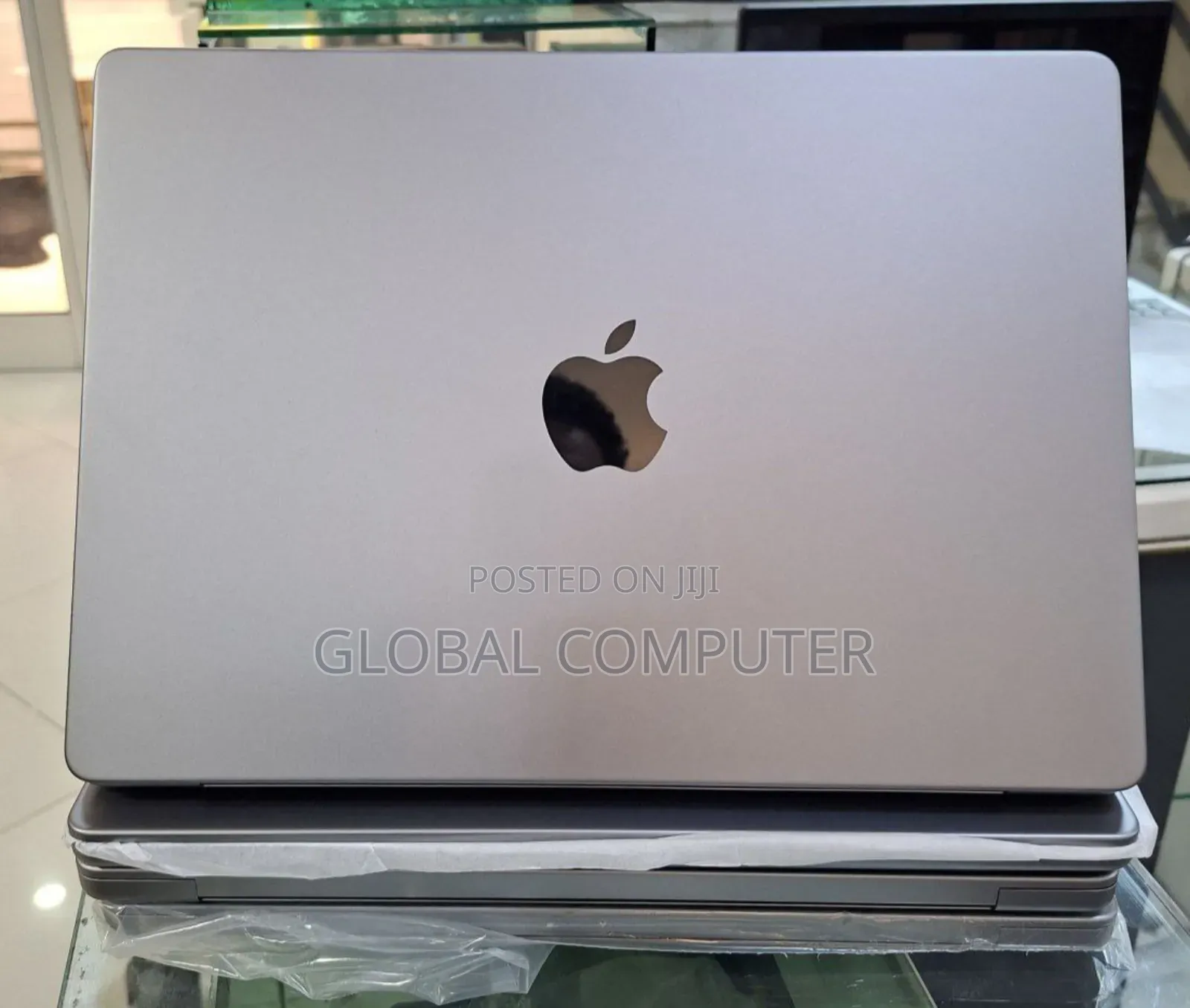 New Laptop Apple MacBook Pro M1 16GB Apple M1 Pro SSD 1T