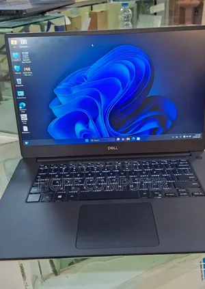 New Laptop Dell XPS 15 16GB Intel Core I7 SSD 512GB