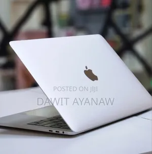 New Laptop Apple MacBook Pro 2018 8GB Intel Core I5 SSD 256GB