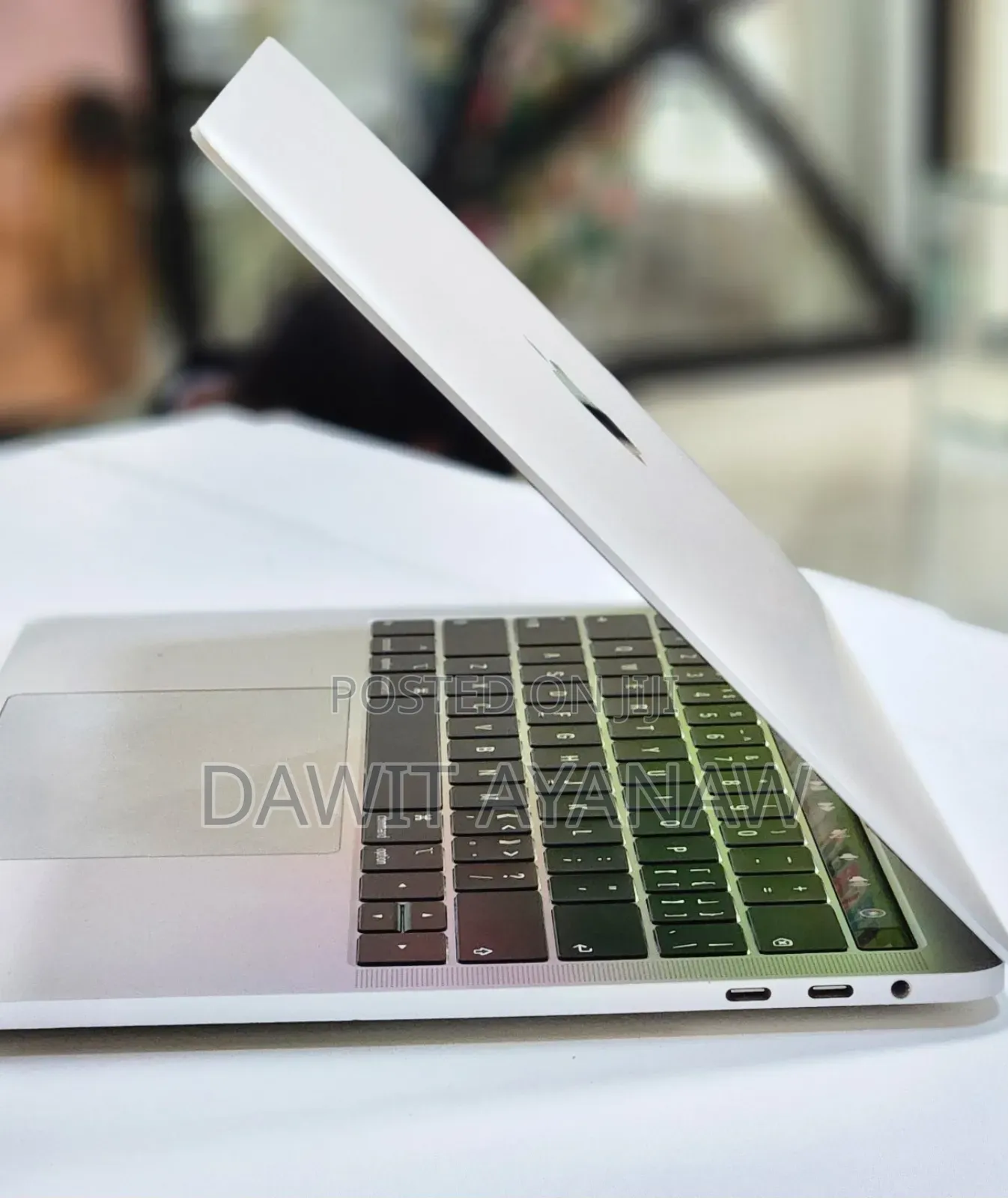 New Laptop Apple MacBook Pro 2018 8GB Intel Core I5 SSD 256GB