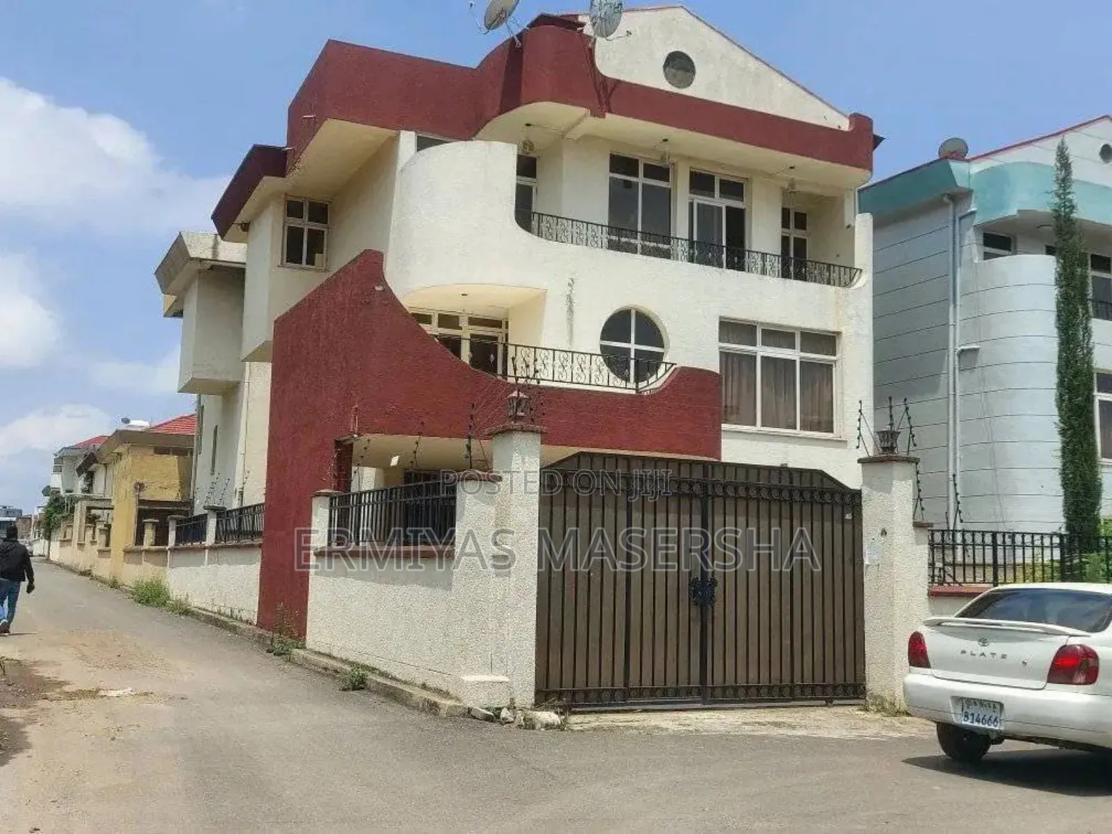 Furnished 5bdrm Villa in Yeka for sale
