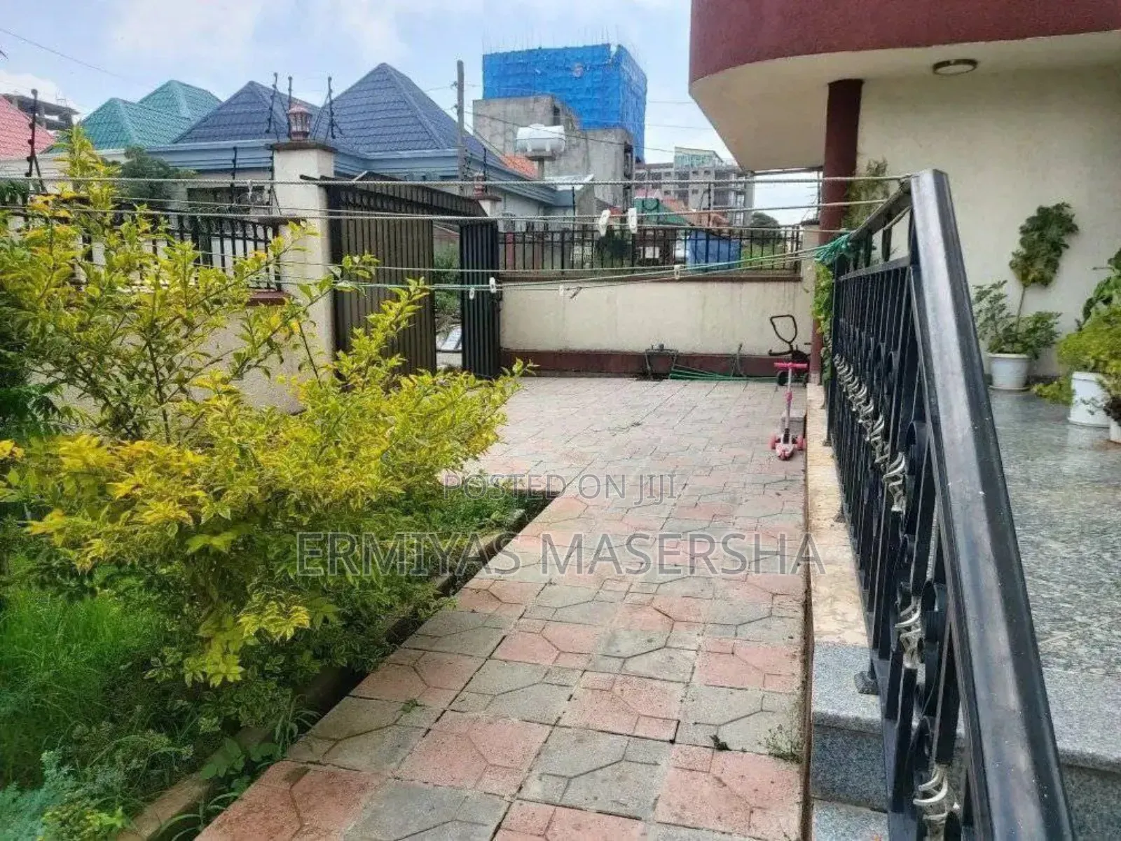 Furnished 5bdrm Villa in Yeka for sale