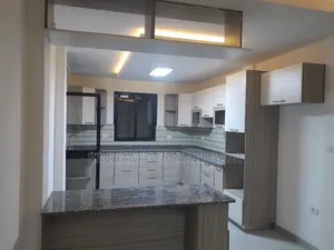 6bdrm House in G+3, Yeka for rent