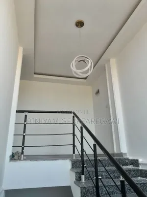 6bdrm House in G+3, Yeka for rent