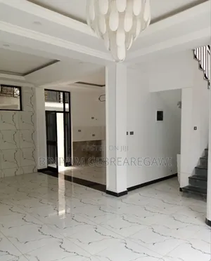 5bdrm Villa in House, Yeka for rent