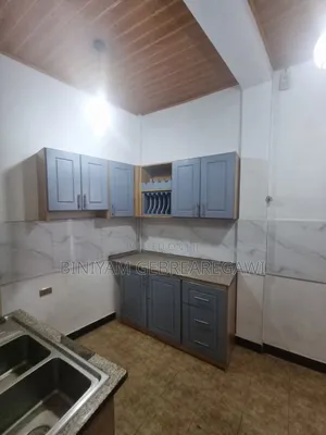 5bdrm Villa in House, Yeka for rent