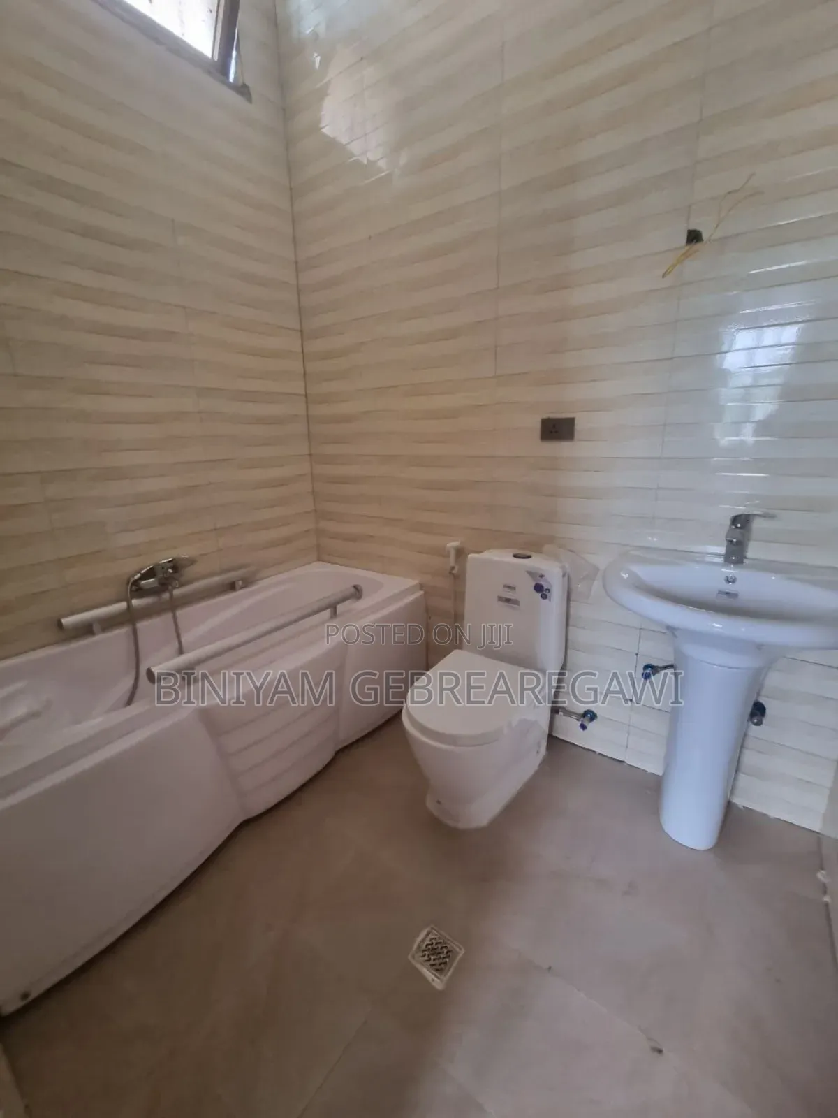 5bdrm Villa in House, Yeka for rent