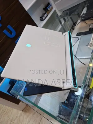 New Laptop Alienware M17x R2 32GB Intel Core I7 SSD 1T