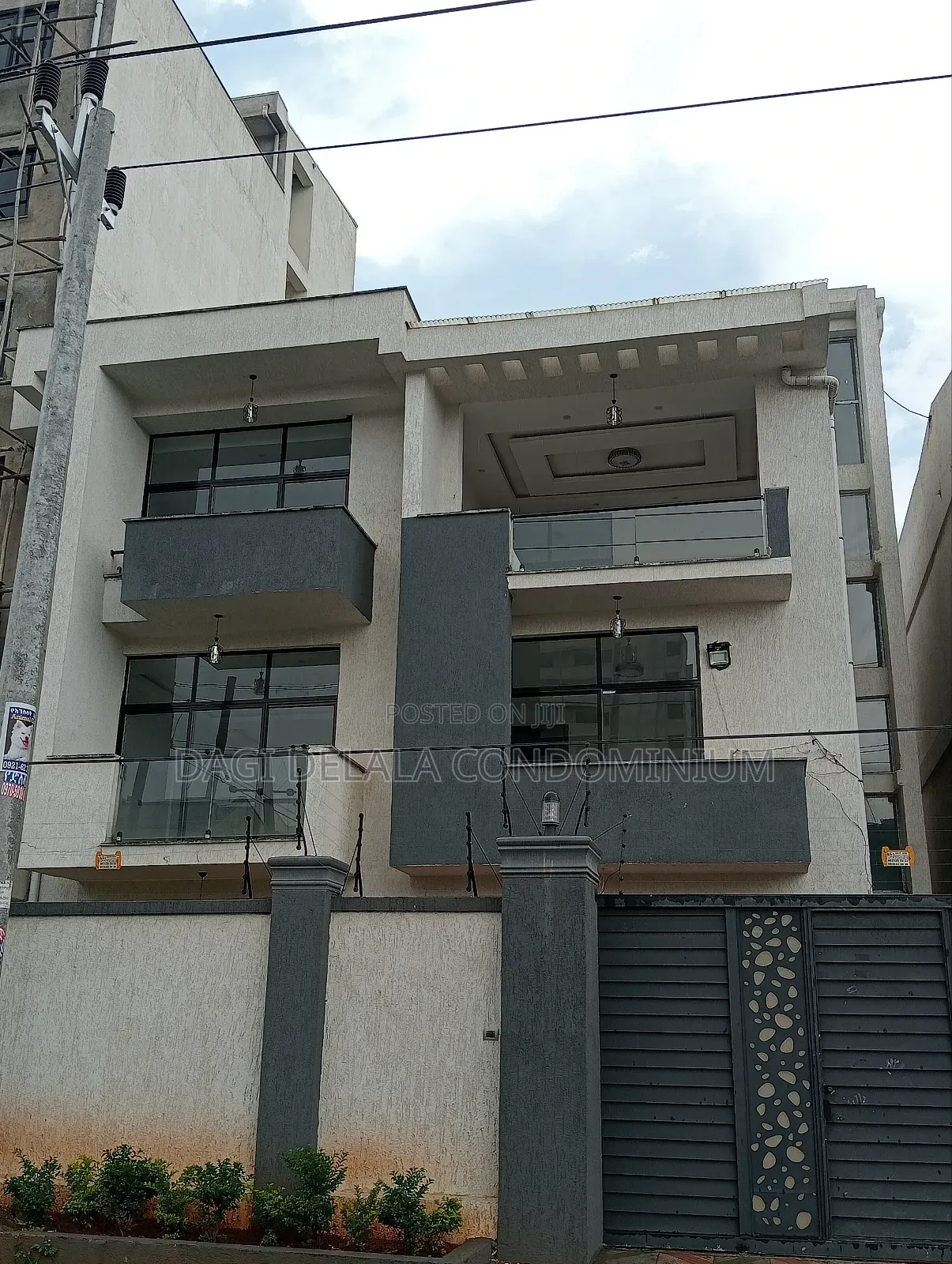 የሚሸጥ G+2 መኖርያ ቤት