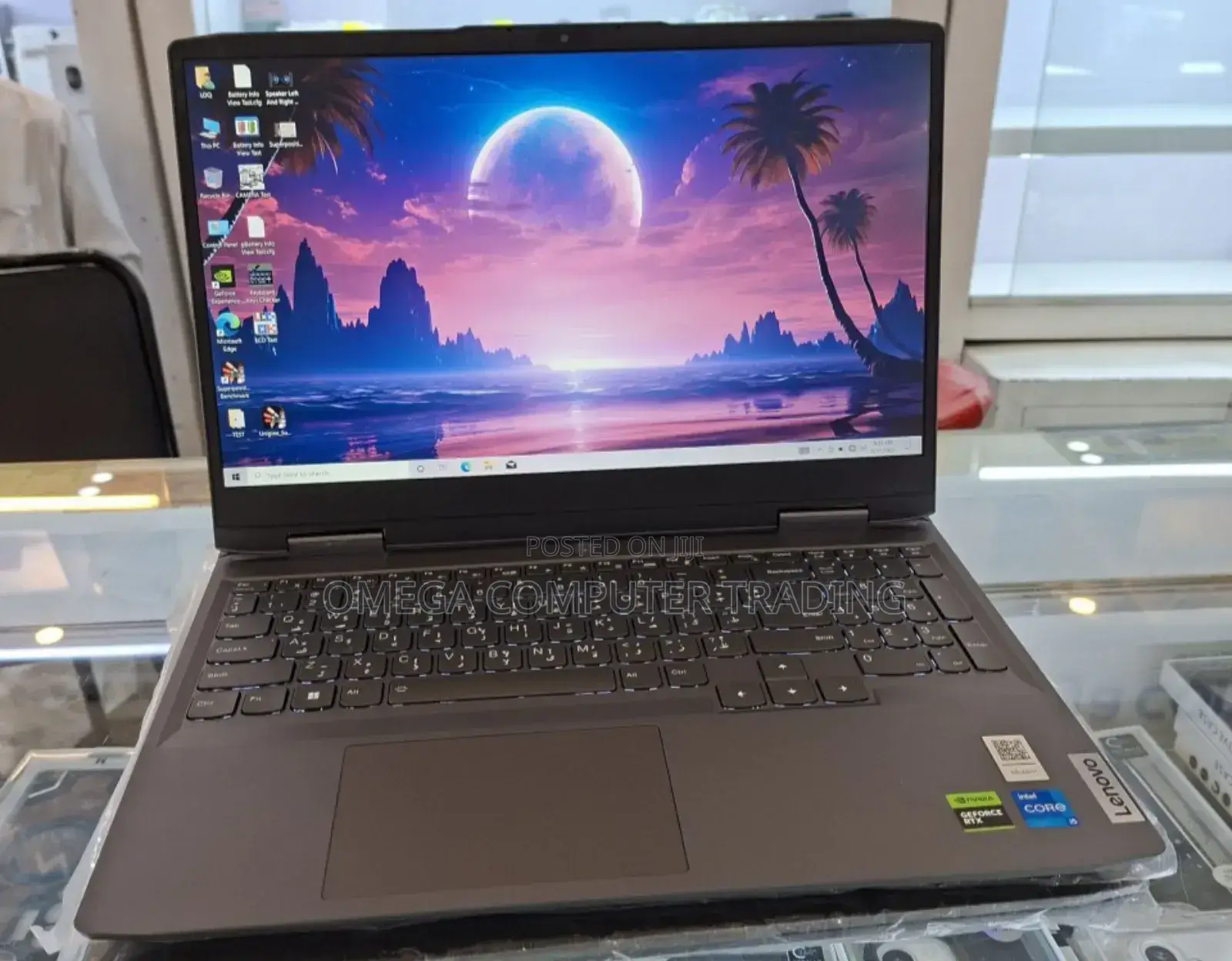New Laptop Lenovo LOQ 15IRH8 16GB Intel Core i5 SSD 512GB
