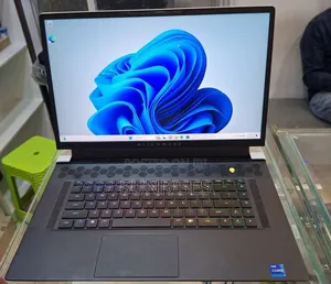 New Laptop Alienware M17x R2 32GB Intel Core I7 SSD 1T