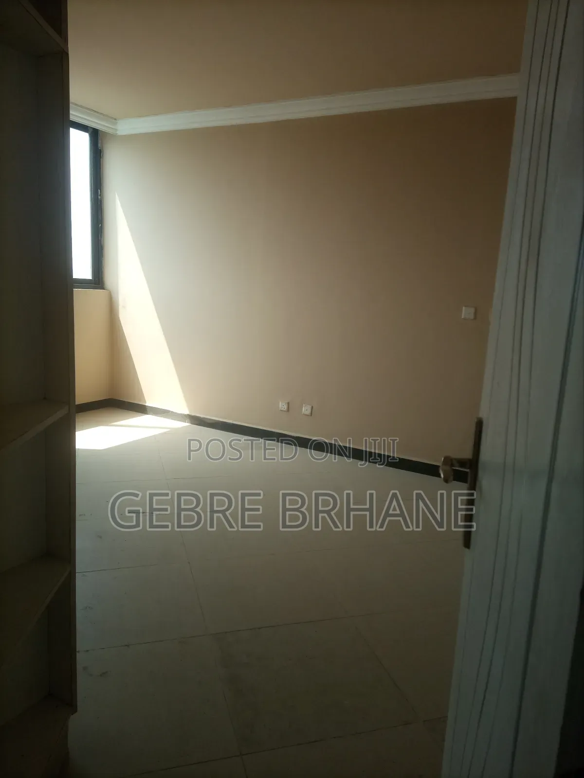 3bdrm Apartment in Apartment, Yeka for rent