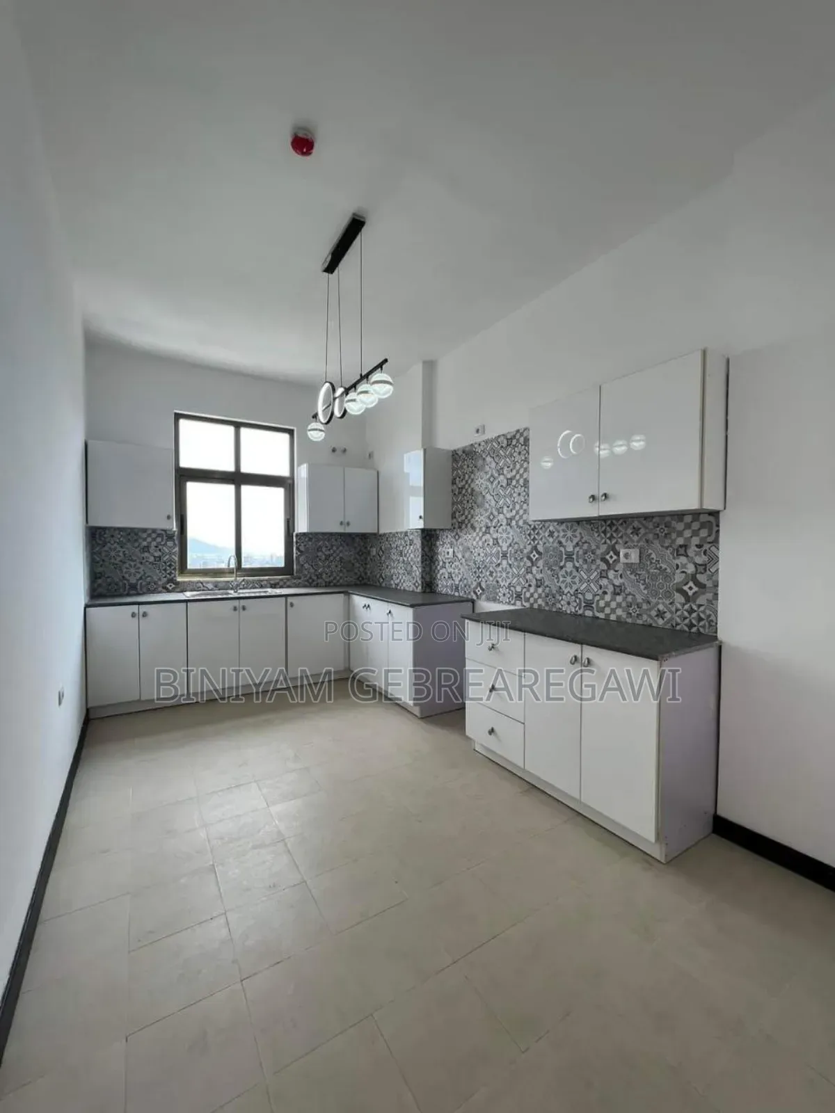 3bdrm Apartment in Apartment, Yeka for rent