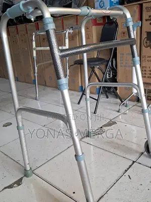 Photo - Walker叫دdifferent User Heights, Ensuring Proper Posture