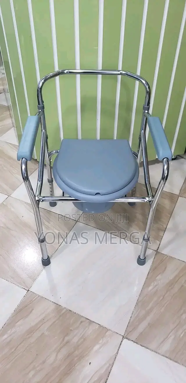 Bedside Commode Chair With Inbuiltك用toilet With Arms, Padded