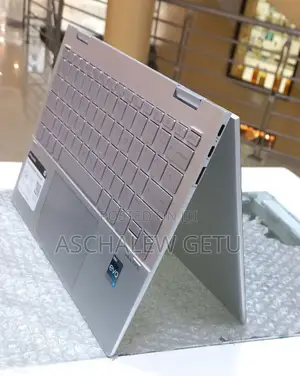 New Laptop HP Envy X360 8GB Intel Core I7 SSD 512GB