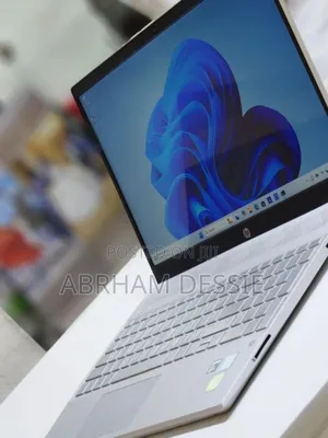 New Laptop HP Pavilion 15 8GB Intel Core I5 SSD 1T