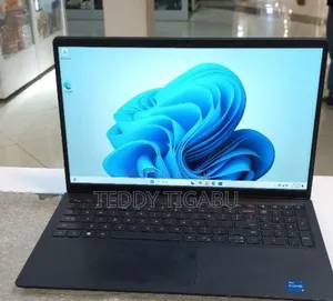 New Laptop Dell Vostro 3520 8GB Intel Core I5 SSD 1T