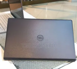New Laptop Dell Vostro 3520 8GB Intel Core I5 SSD 1T