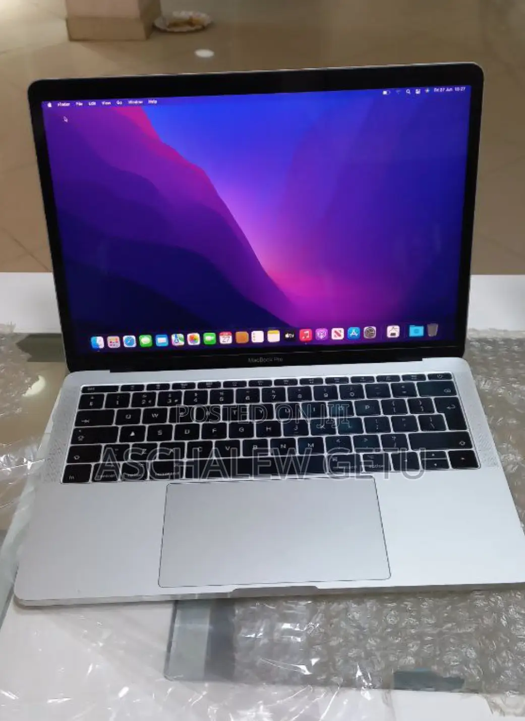 New Laptop Apple MacBook Pro 2017 8GB Intel Core I5 SSD 256GB