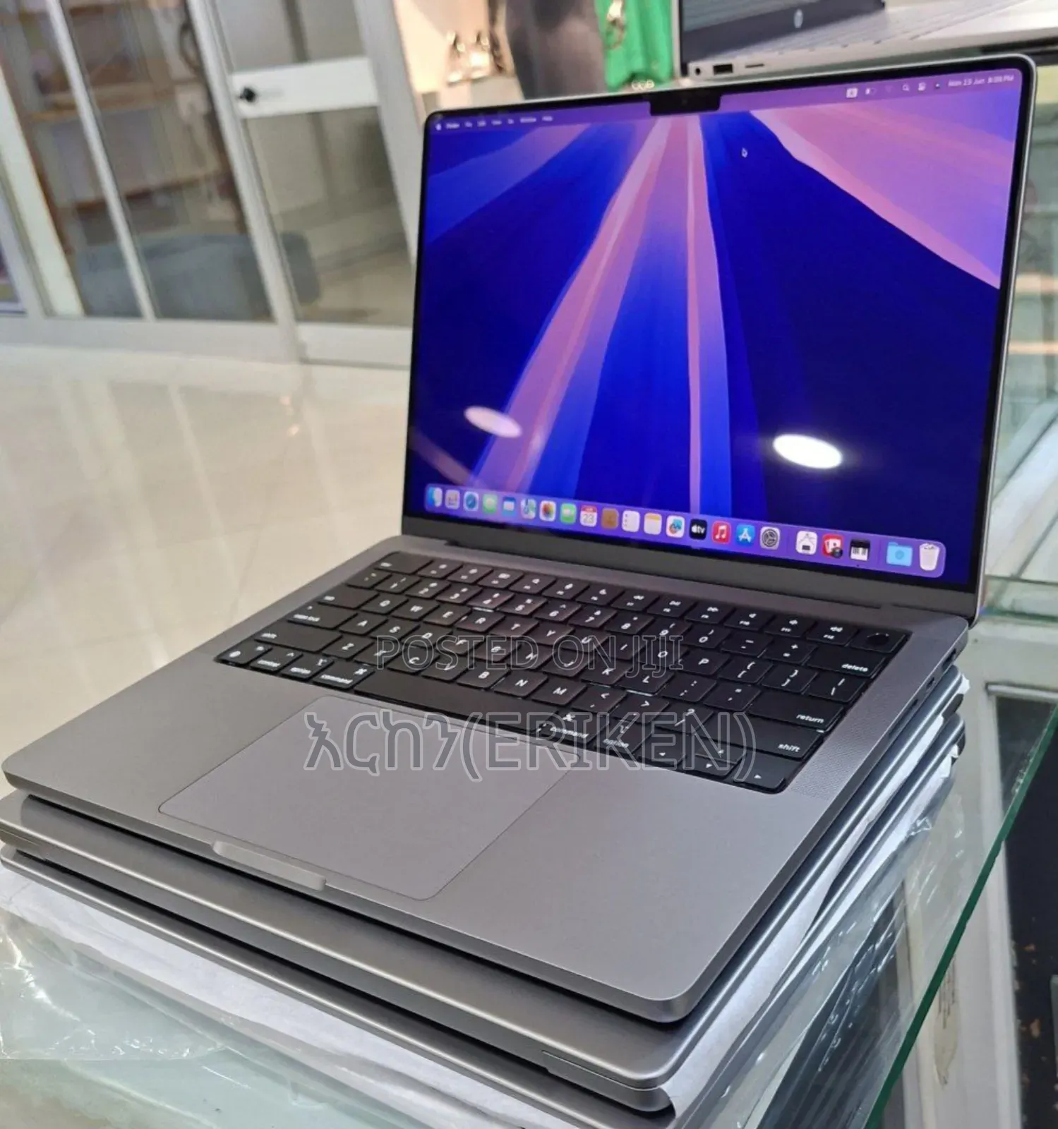 New Laptop Apple MacBook Pro 2021 M1 16GB Apple M1 Pro SSD 1T