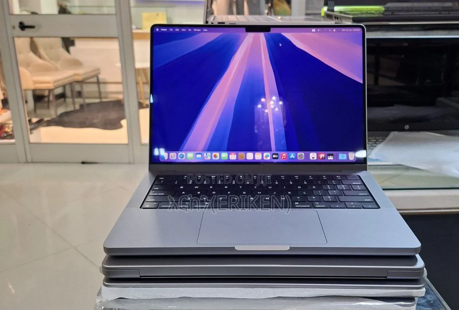 New Laptop Apple MacBook Pro 2021 M1 16GB Apple M1 Pro SSD 1T