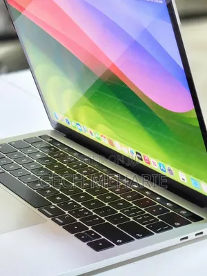 New Laptop Apple MacBook Pro 2018 8GB Intel Core I5 SSD 256GB
