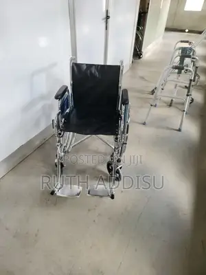 Wheelchair遊玩wheelchair坐在wheelchair它以wheelchair夠本wheelchair