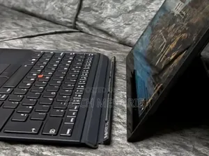 Photo - New Laptop Lenovo ThinkPad Yoga 8GB Intel Core I5 SSD 256GB