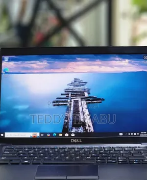 Photo - New Laptop Dell Latitude 5310 8GB Intel Core I5 SSD 256GB