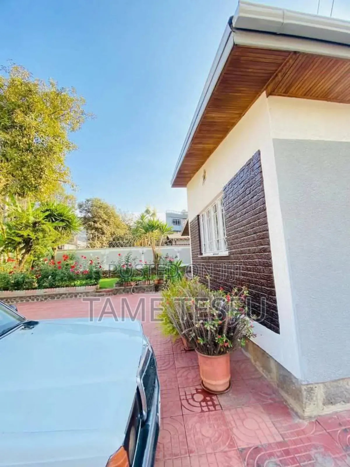 Furnished 6bdrm Villa in Bole Meskel Floor for sale