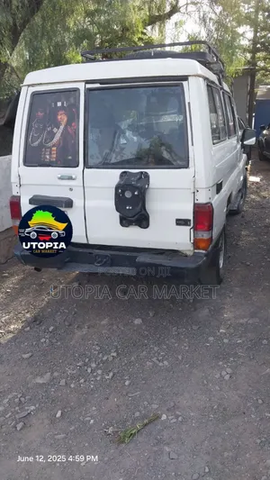 Toyota Land Cruiser 70 1992 White
