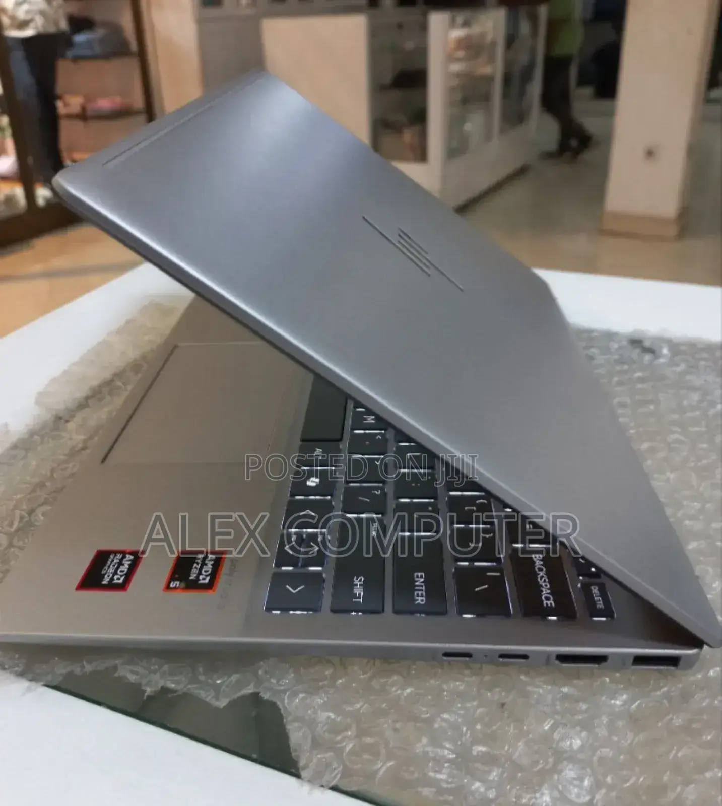 New Laptop HP Pavilion 13 16GB AMD Ryzen 5 SSD 512GB