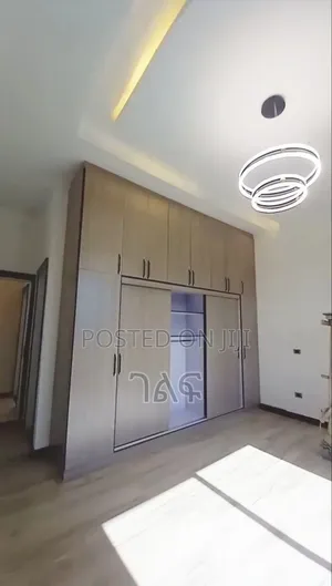 3bdrm Villa in የሚሸጥ ቪላ ሰሚት 250 ካሬ, Bole for sale